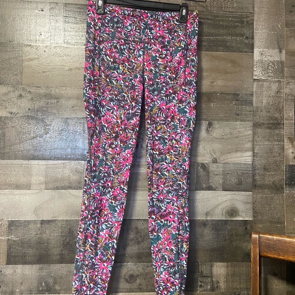 Lululemon floral electric multi color swift speed high rise 25” leggings